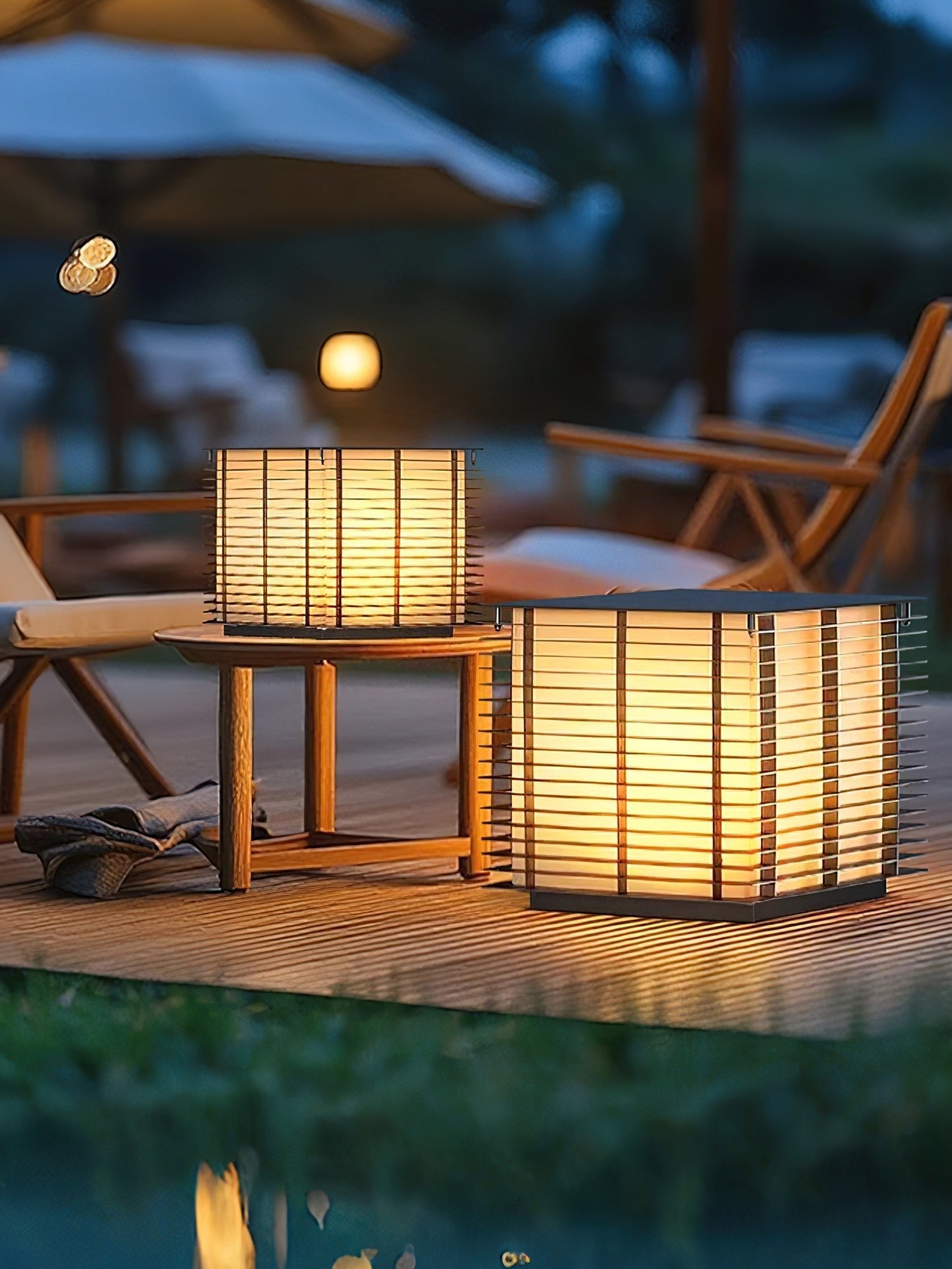 Grid Louvered Garden Light