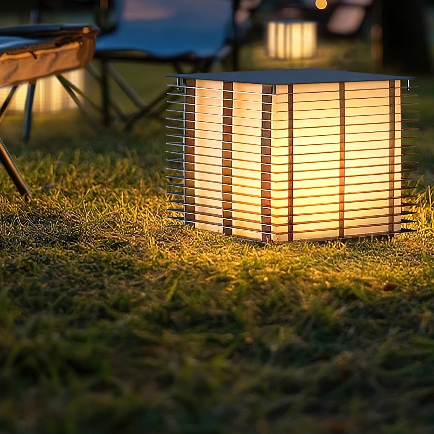 Grid Louvered Garden Light