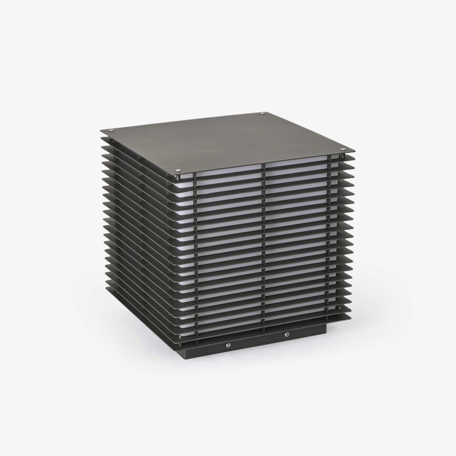 Grid Louvered Garden Light