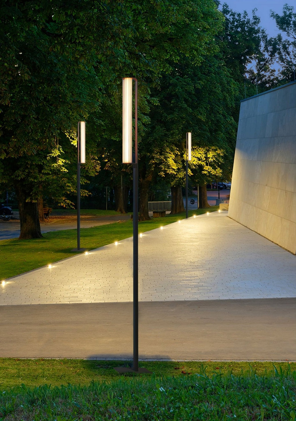 Lumo Arc Architectural Path Light