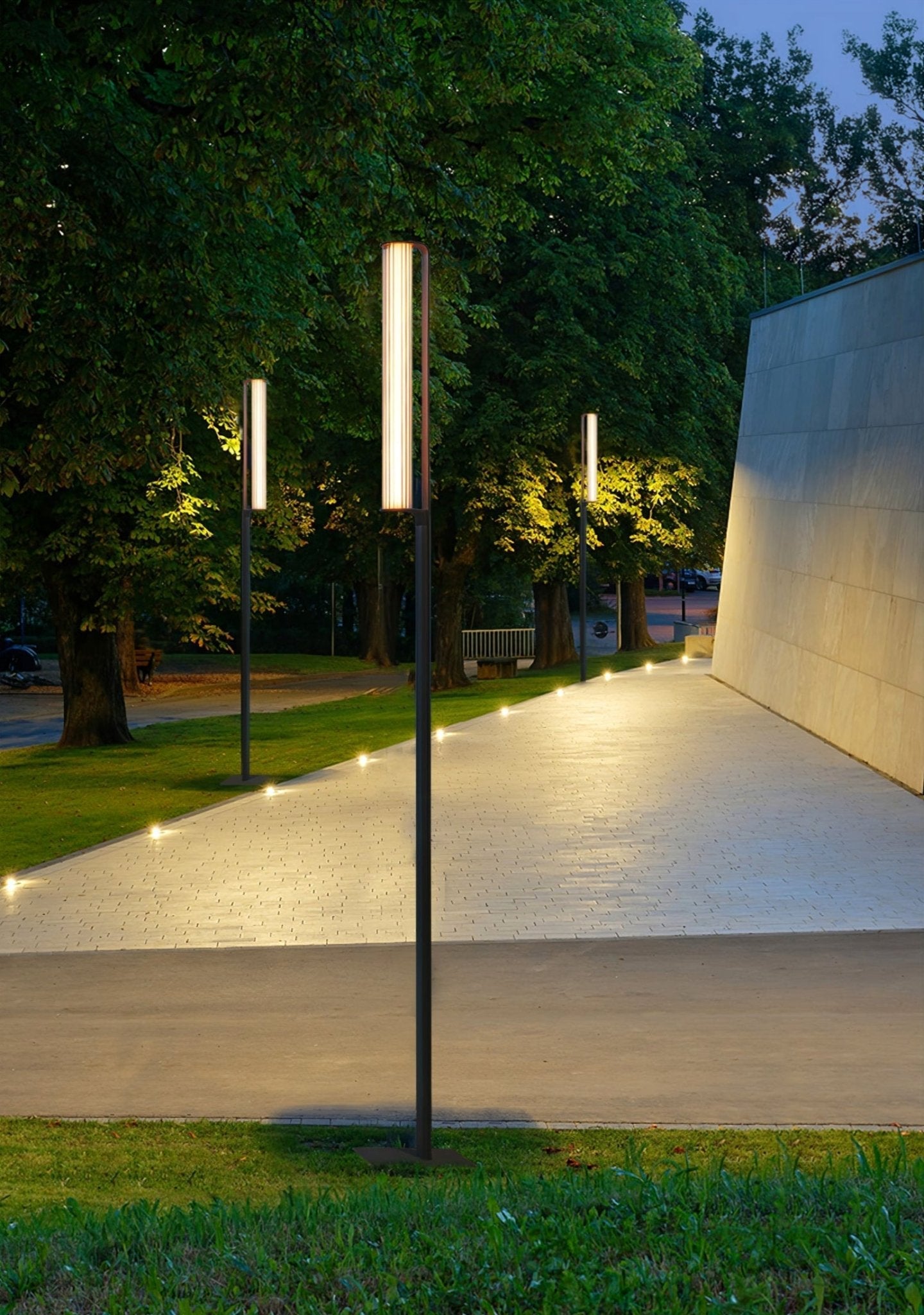 Lumo Arc Architectural Path Light