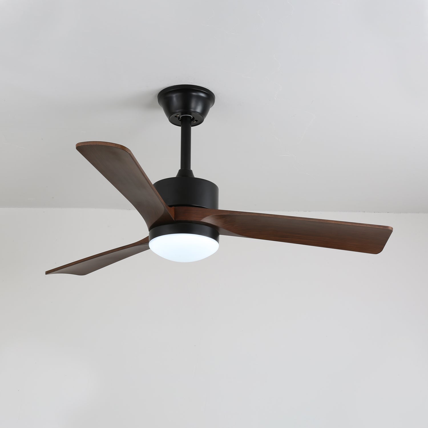Averso Contemporary Luxe Ceiling Fan Light