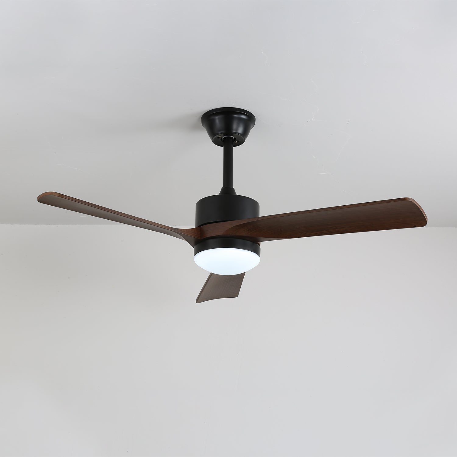 Averso Contemporary Luxe Ceiling Fan Light