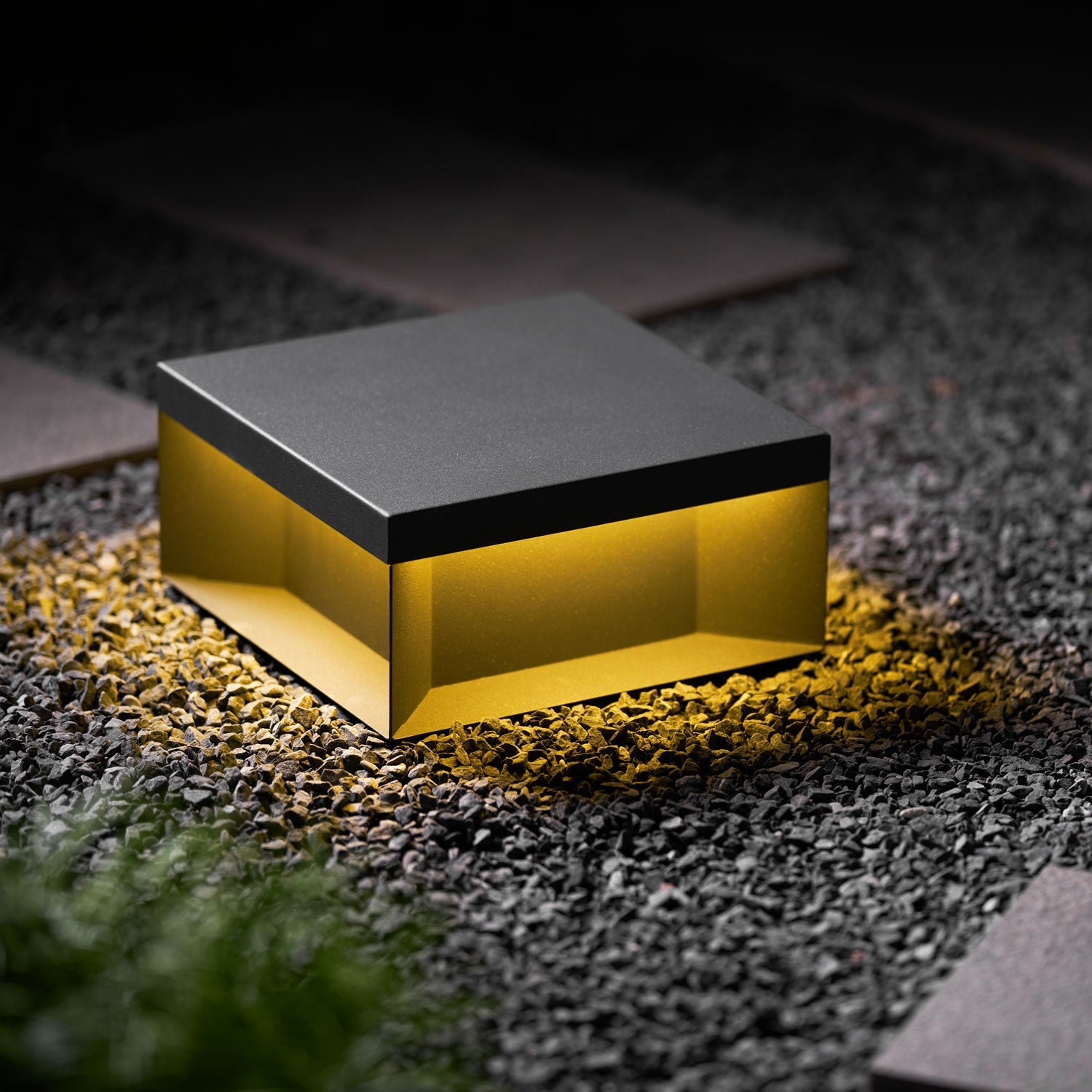 Obsidian Box Post Light