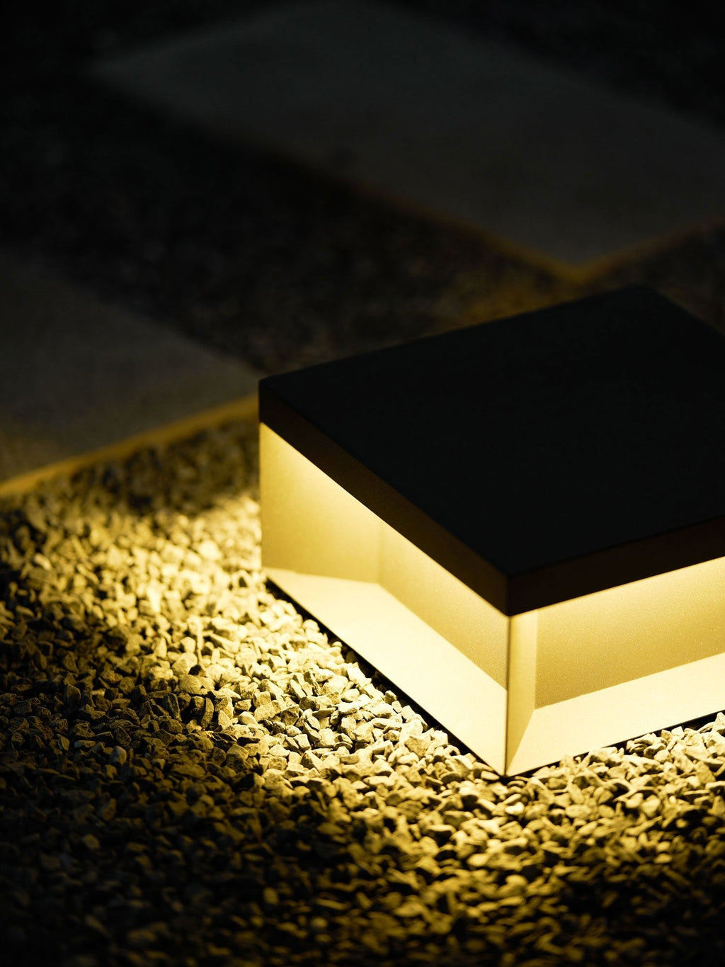 Obsidian Box Post Light