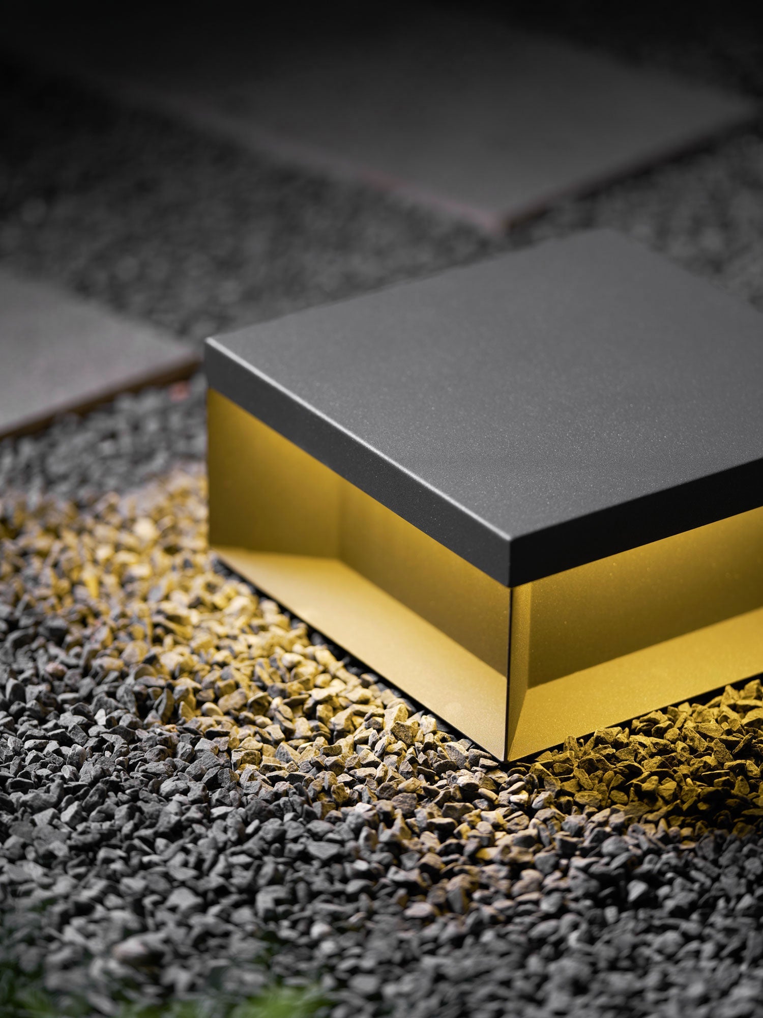 Obsidian Box Post Light