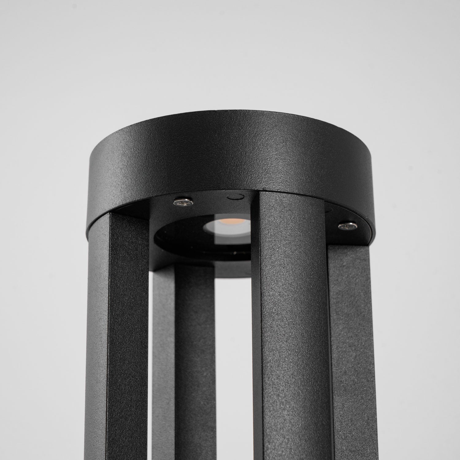 Vanta Cylindrical Path Light