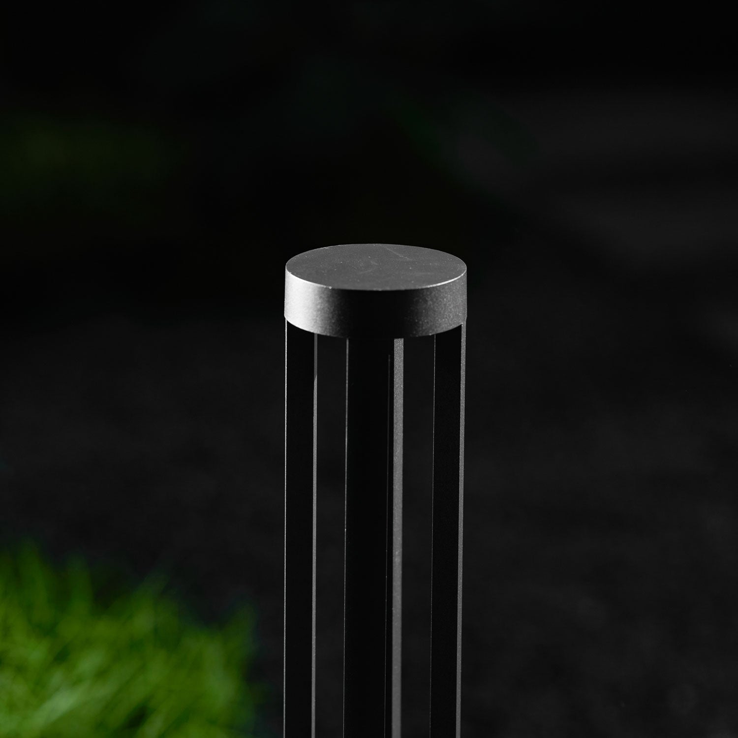 Vanta Cylindrical Path Light