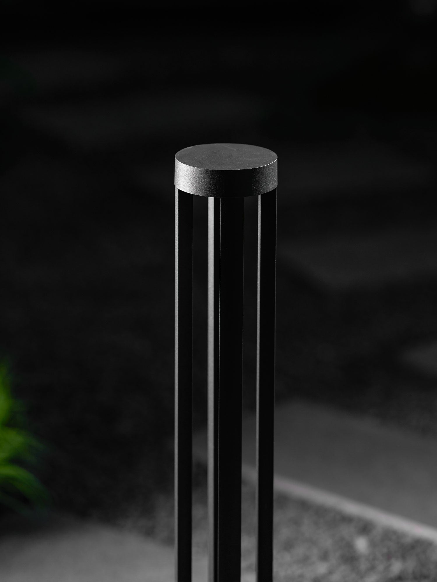 Vanta Cylindrical Path Light