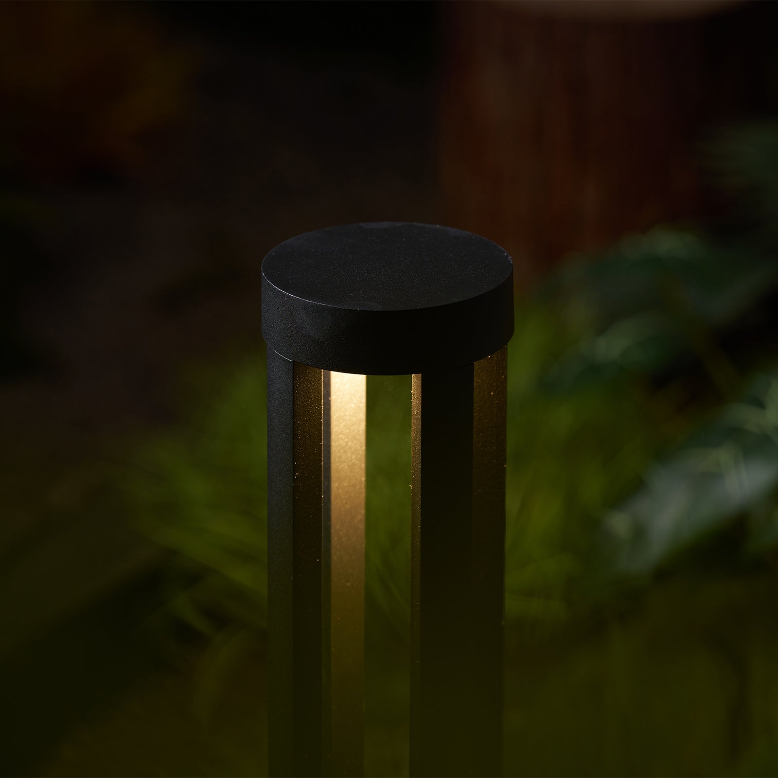 Vanta Cylindrical Path Light