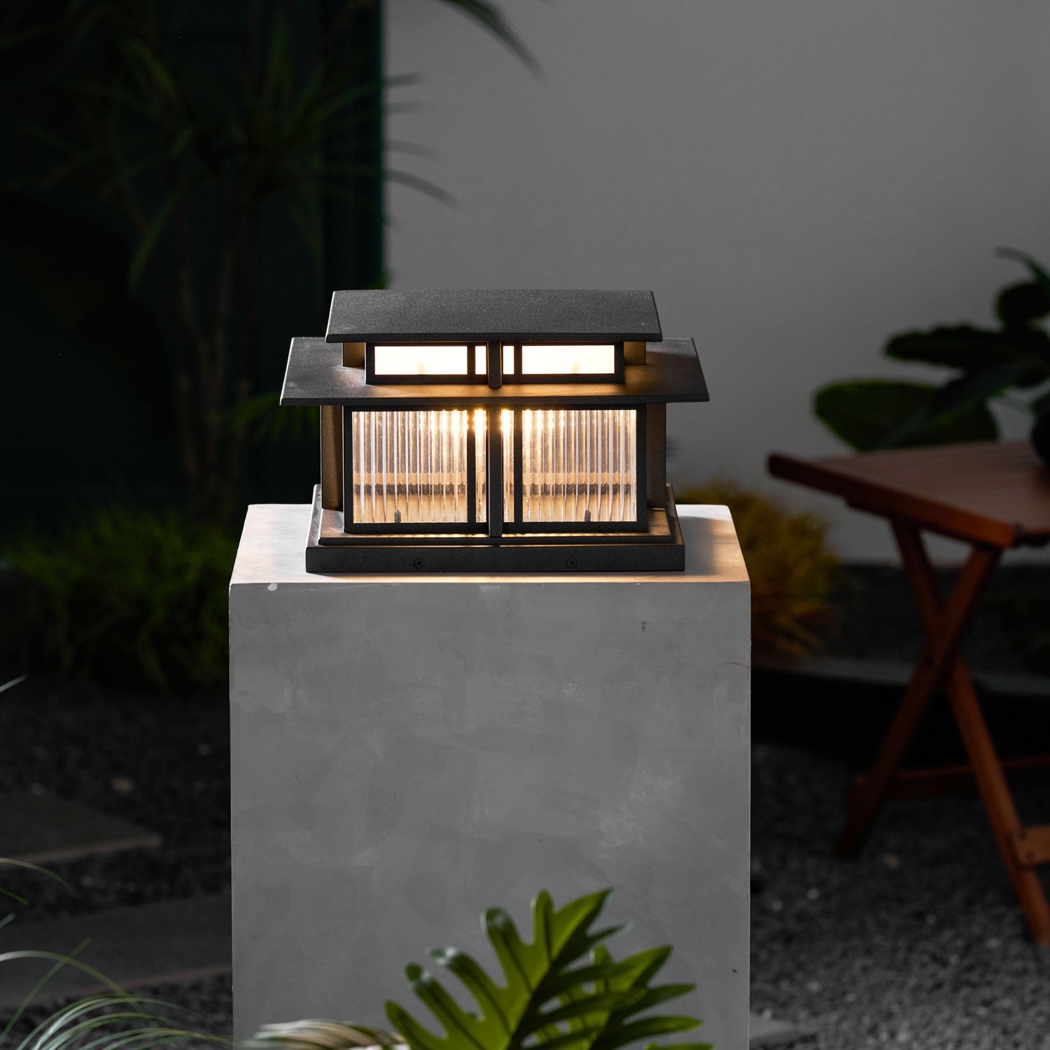 Boilyn Mono Pillar Light