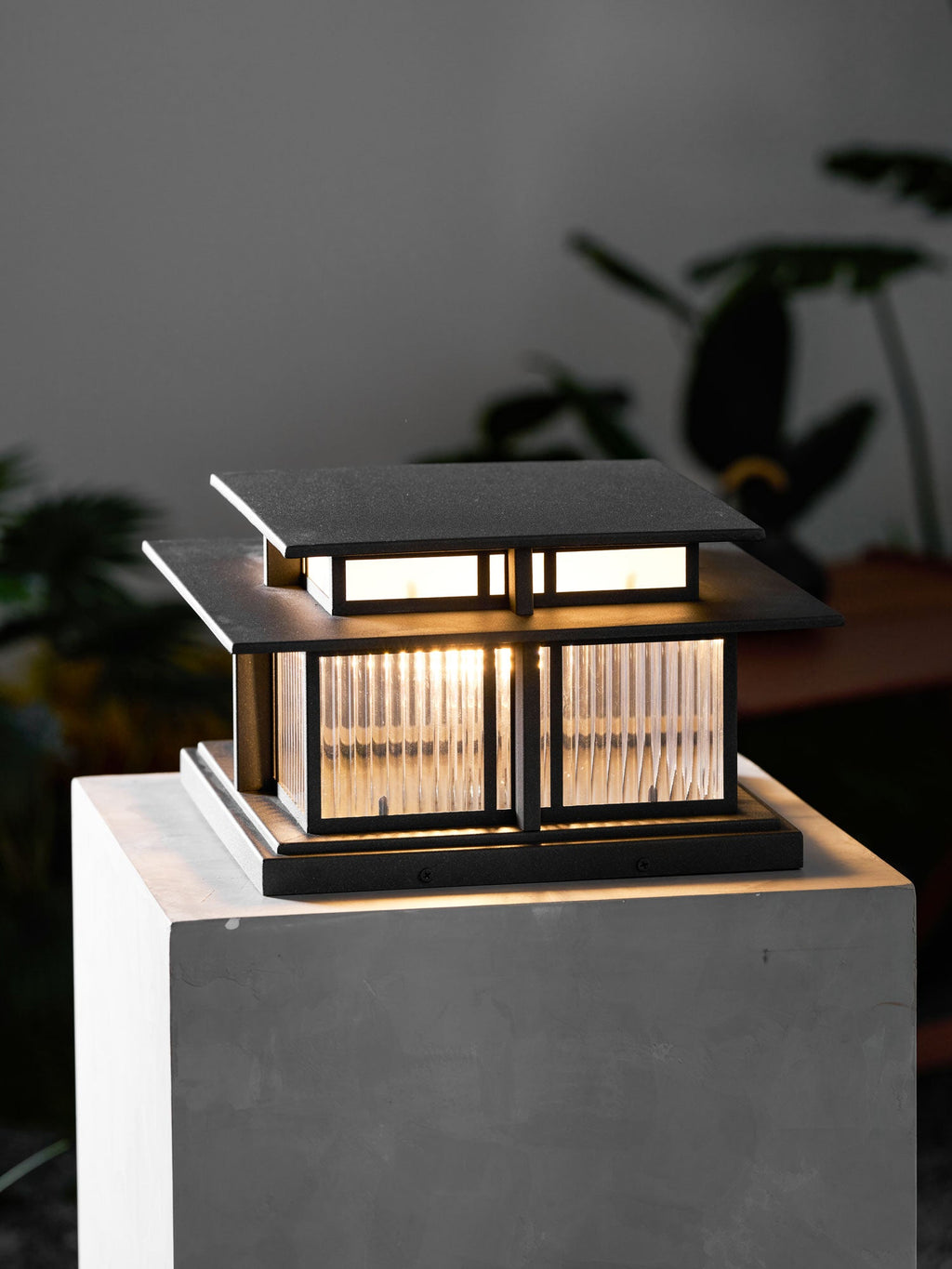 Boilyn Mono Pillar Light