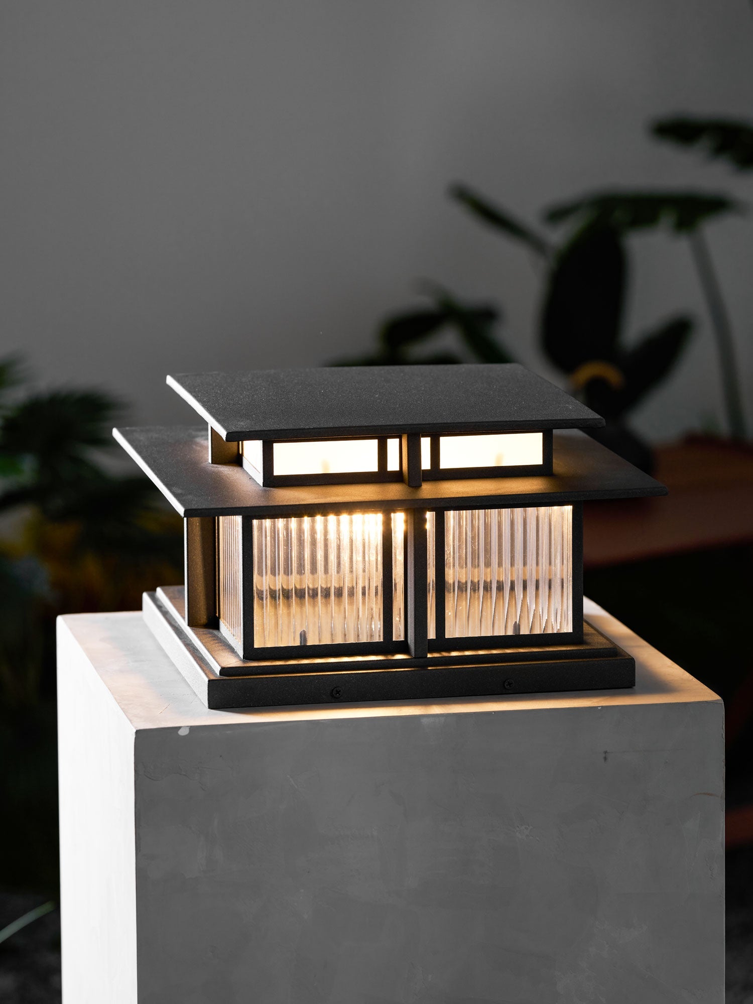 Boilyn Mono Pillar Light