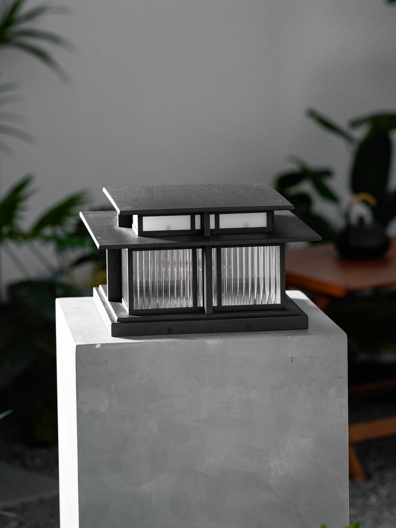 Boilyn Mono Pillar Light