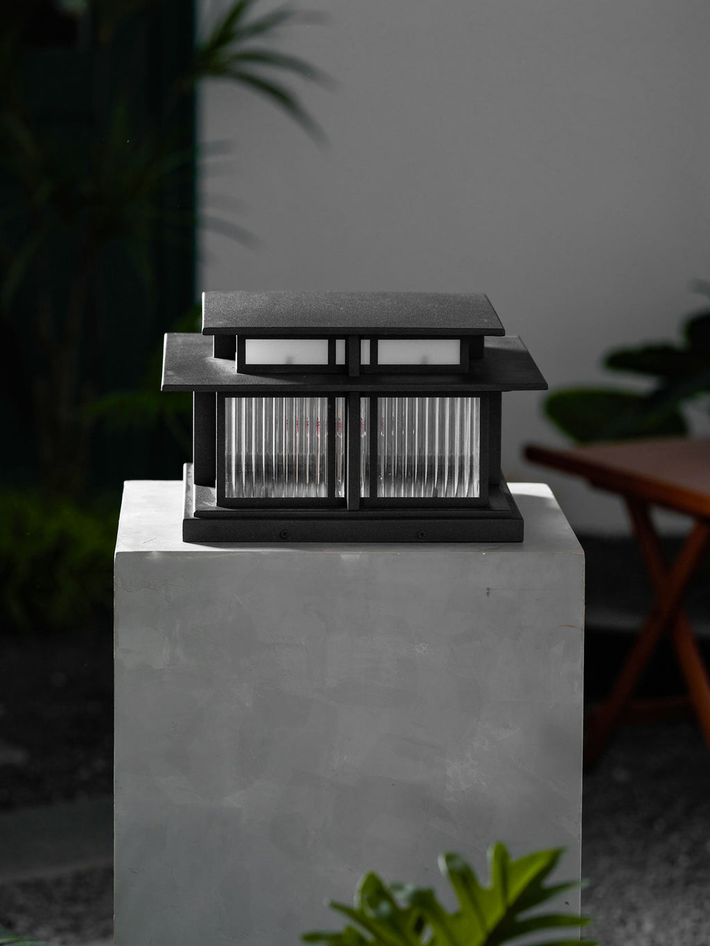 Boilyn Mono Pillar Light