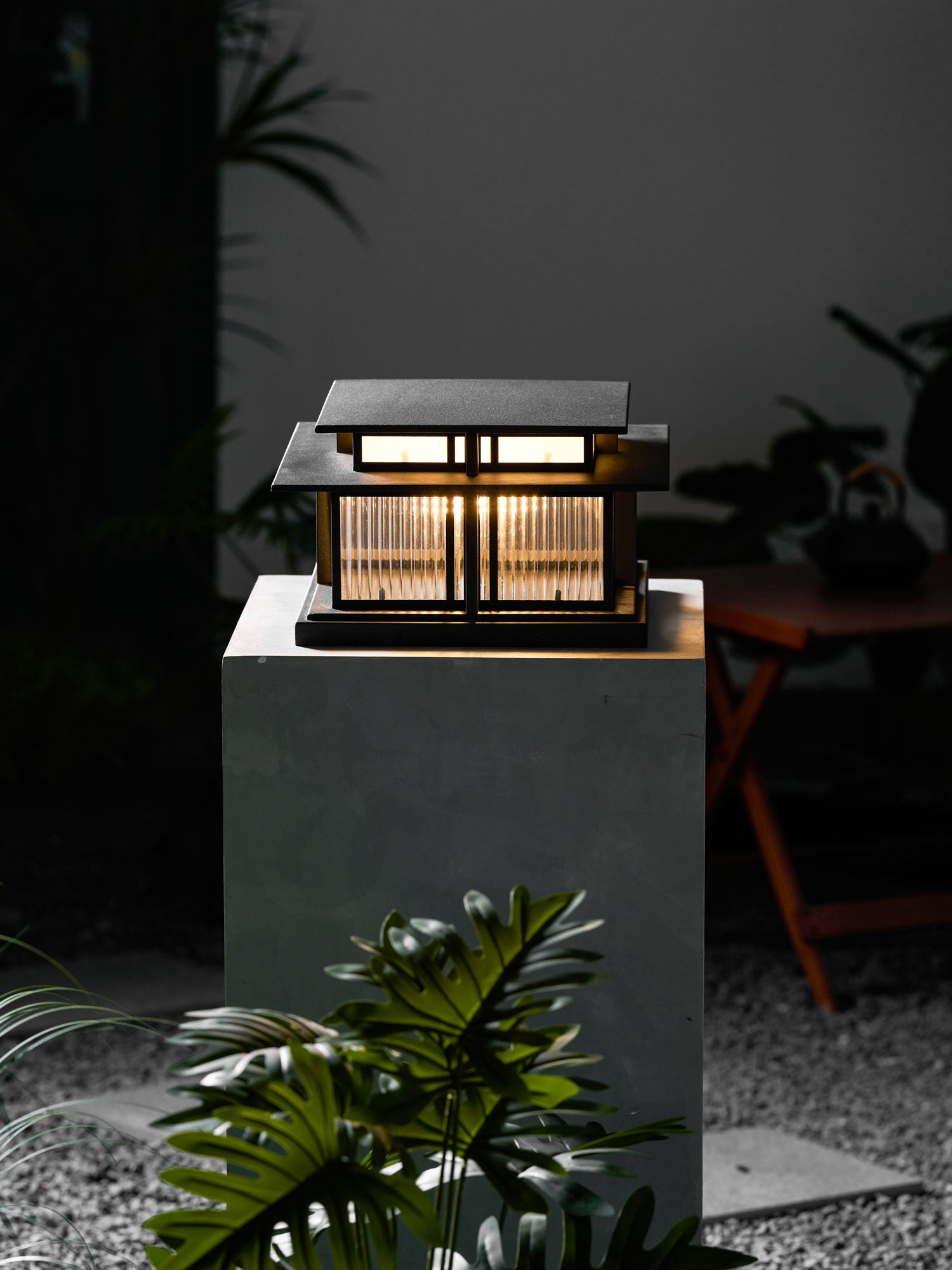Boilyn Mono Pillar Light