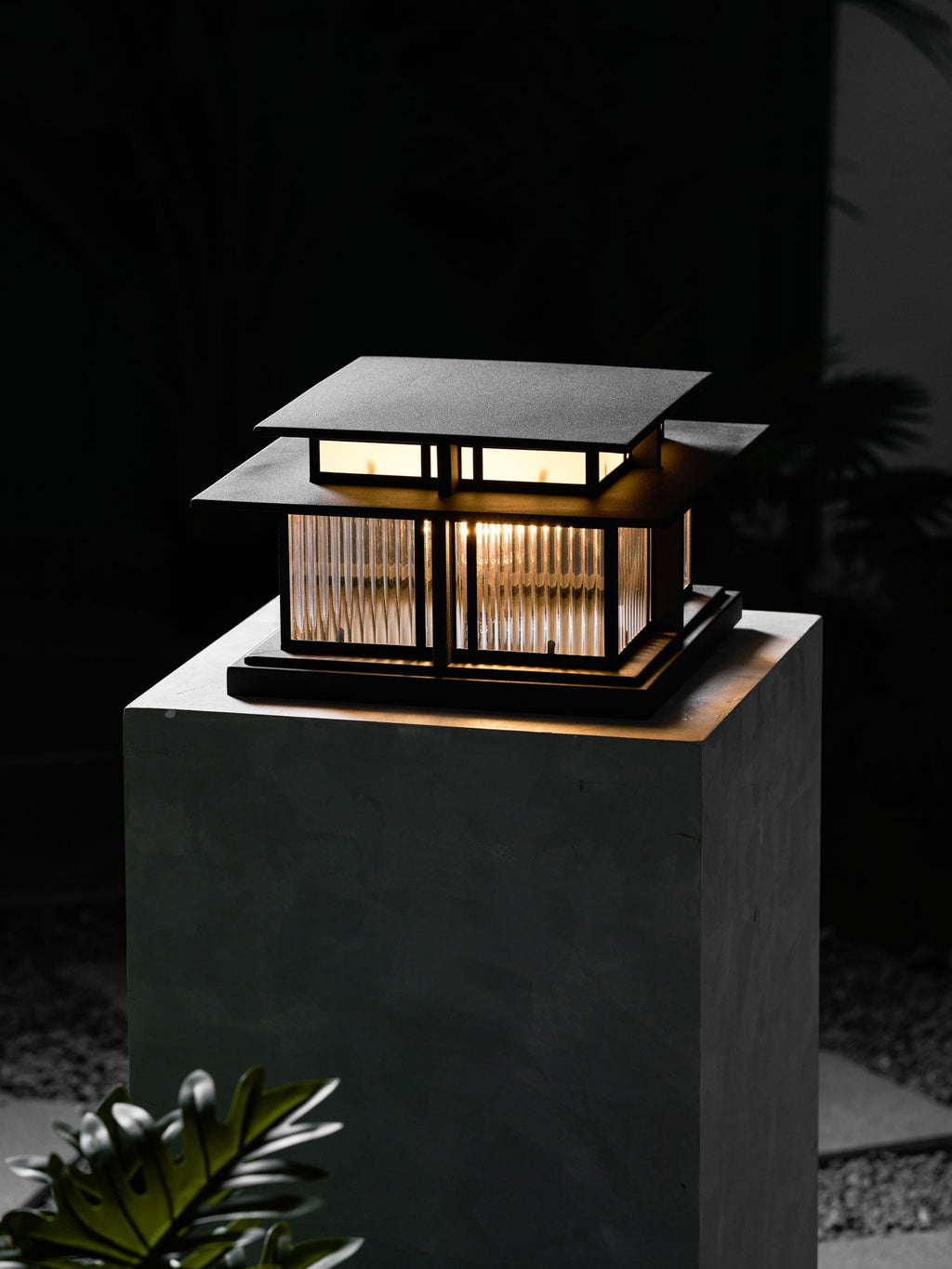 Boilyn Mono Pillar Light