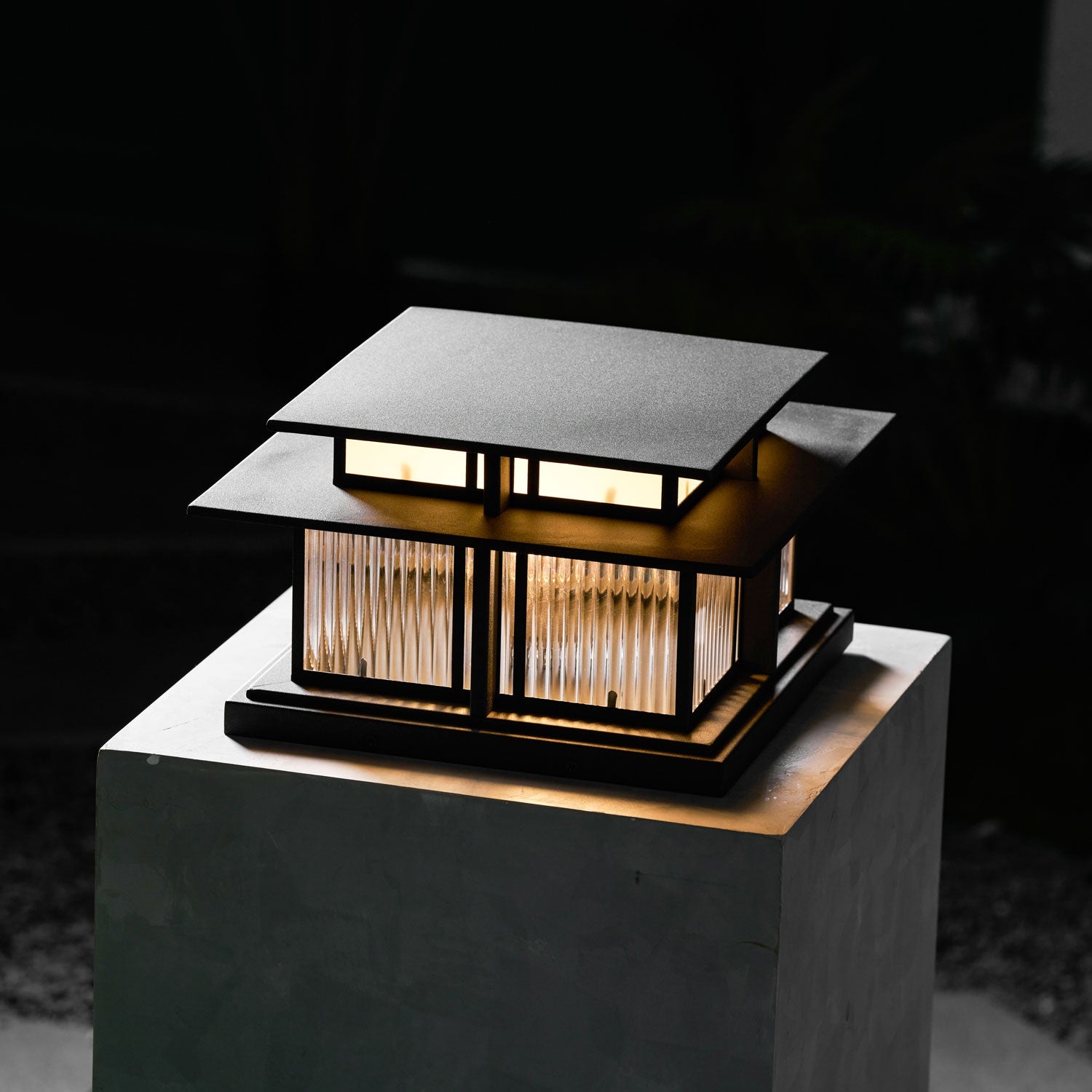 Boilyn Mono Pillar Light