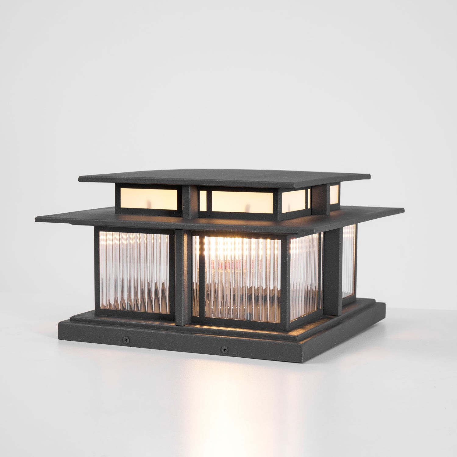 Boilyn Mono Pillar Light