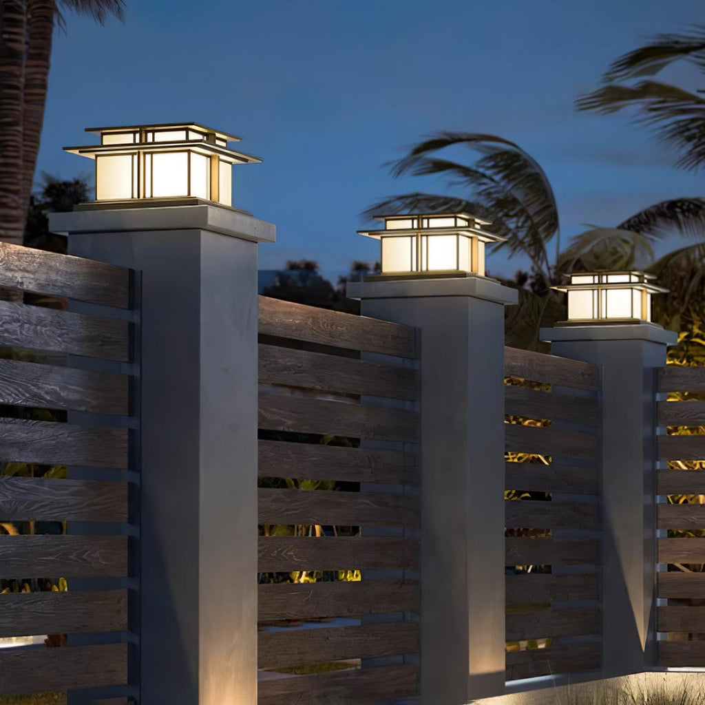 Boilyn Mono Pillar Light