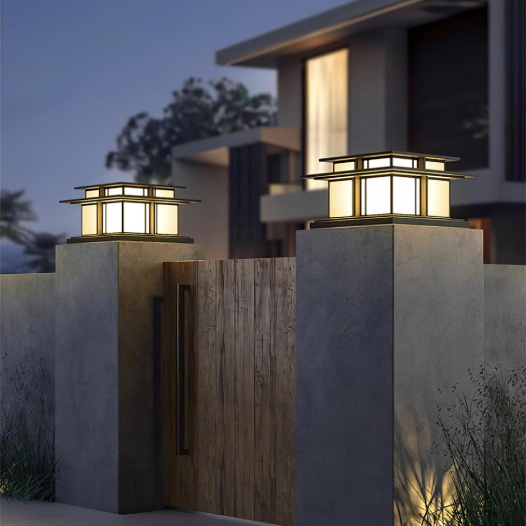 Boilyn Mono Pillar Light