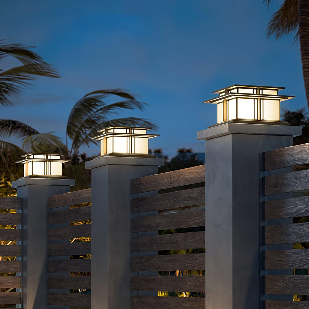 Boilyn Mono Pillar Light