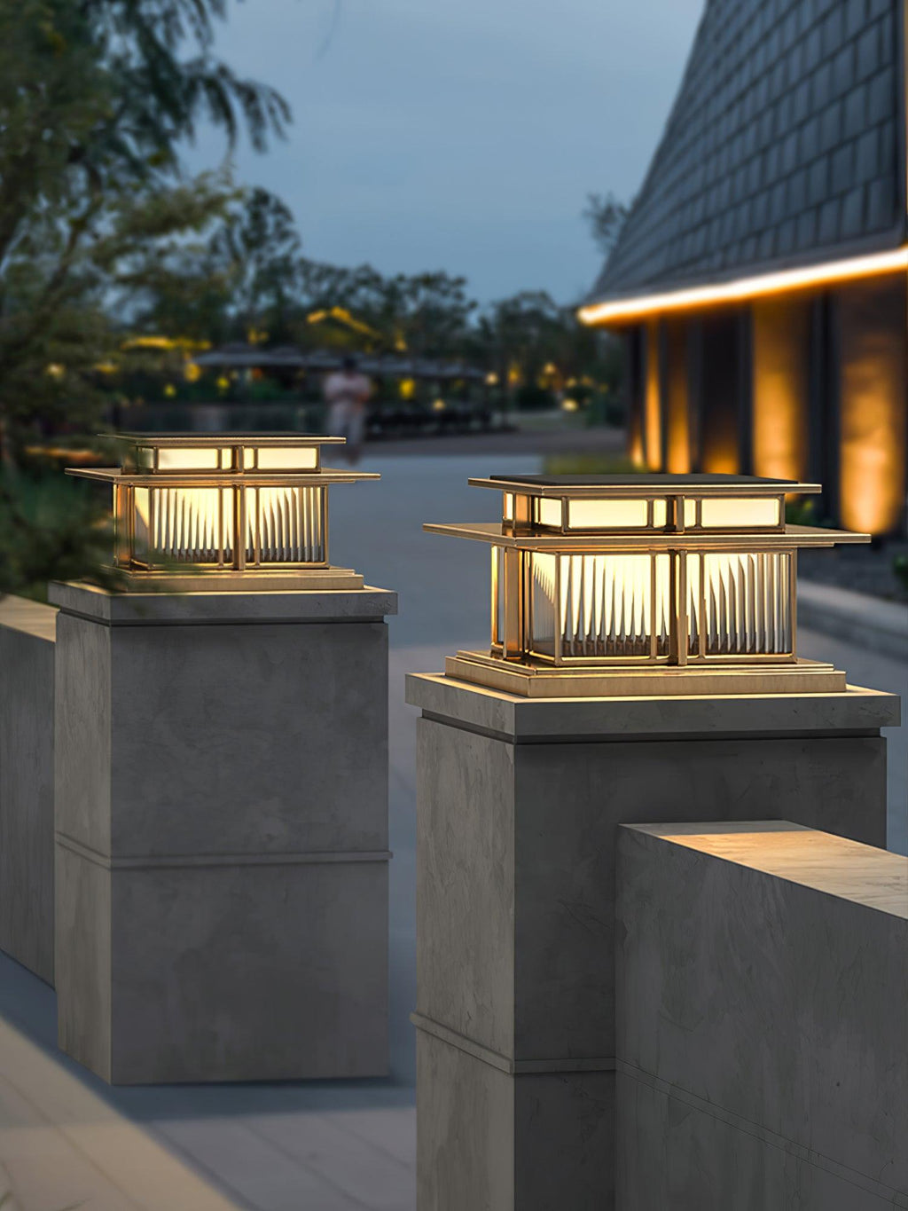 Boilyn Mono Pillar Light