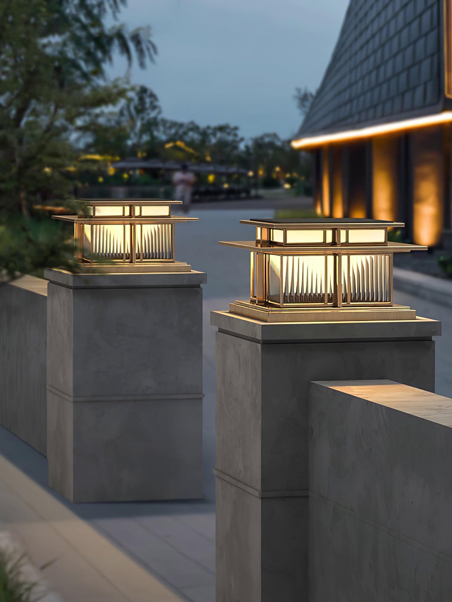 Boilyn Mono Pillar Light