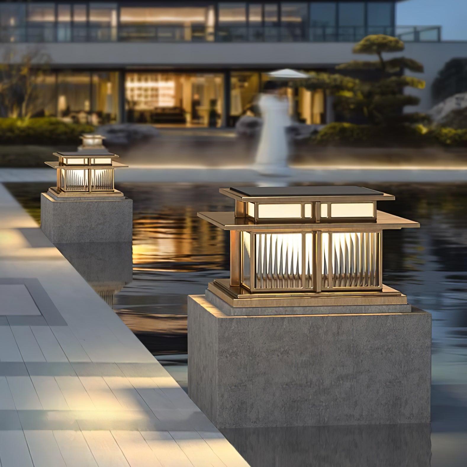 Boilyn Mono Pillar Light