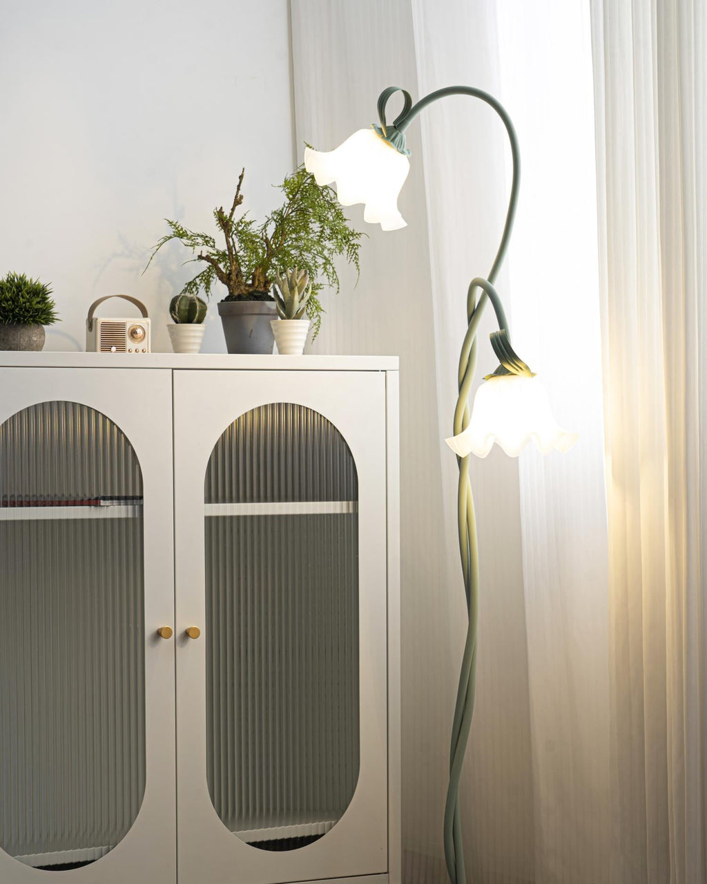 Calla Lily Sculptural Floor Lamp