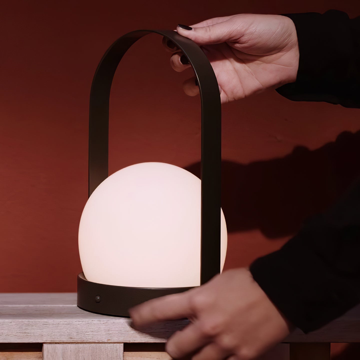 Arc Sculpted Table Lamp