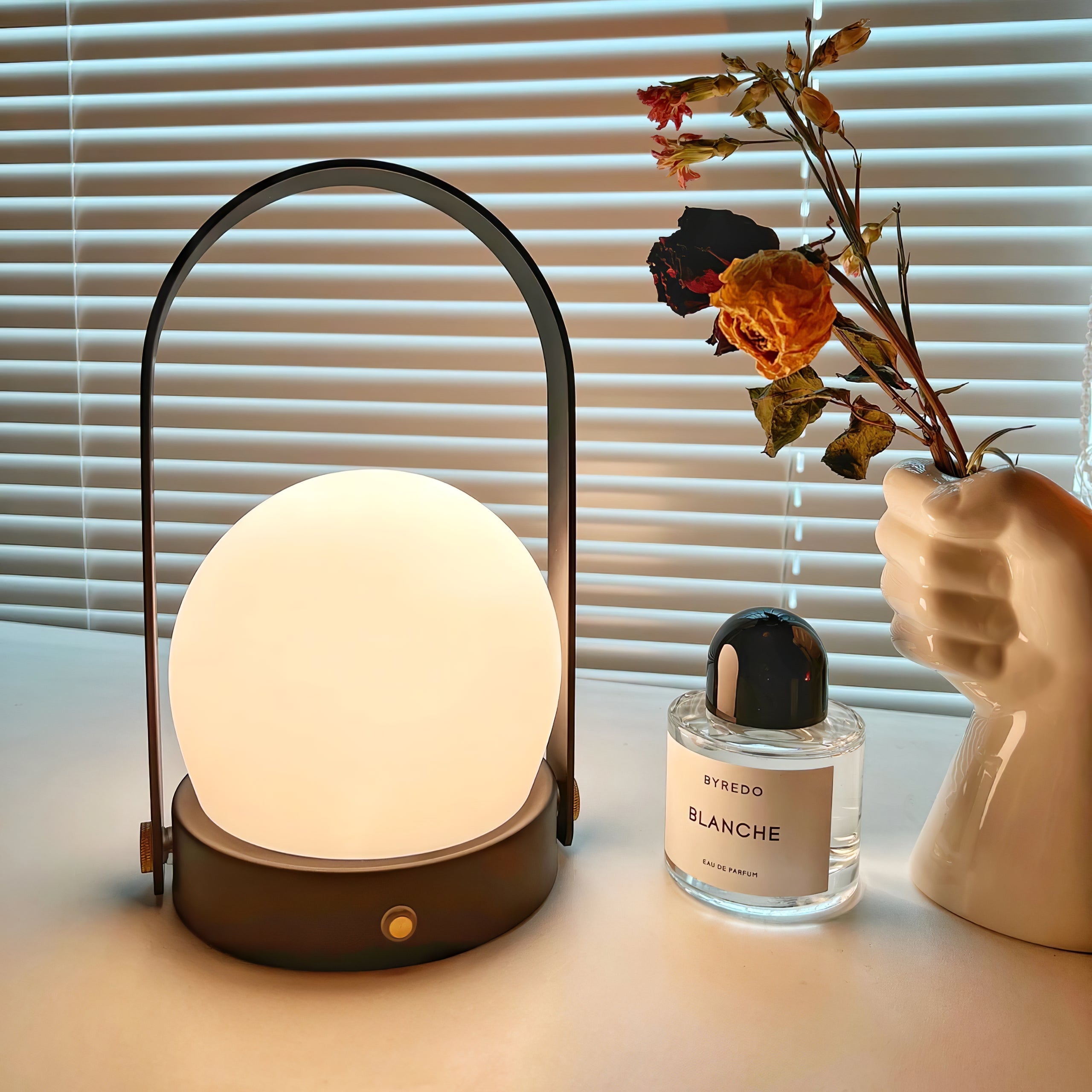 Arc Sculpted Table Lamp