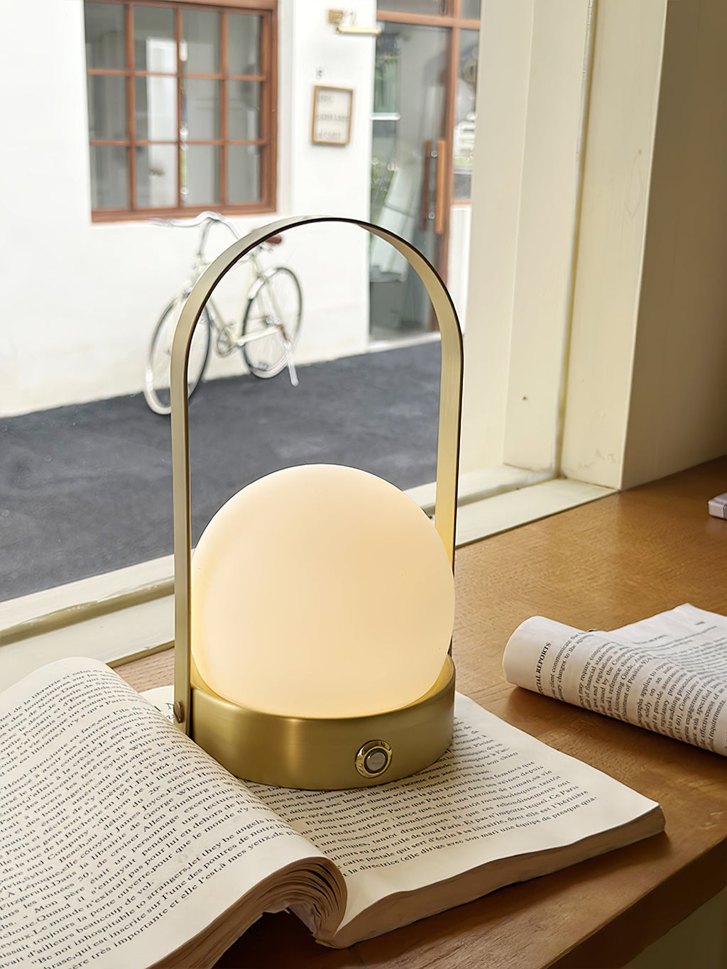 Arc Sculpted Table Lamp