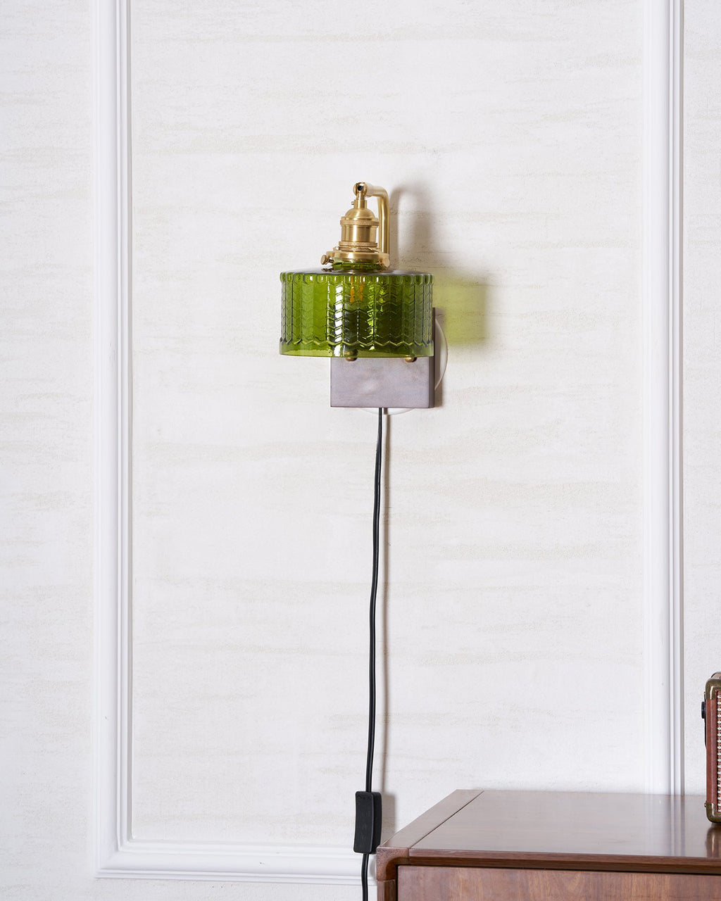 Cavella Plug-In Wall Sconce