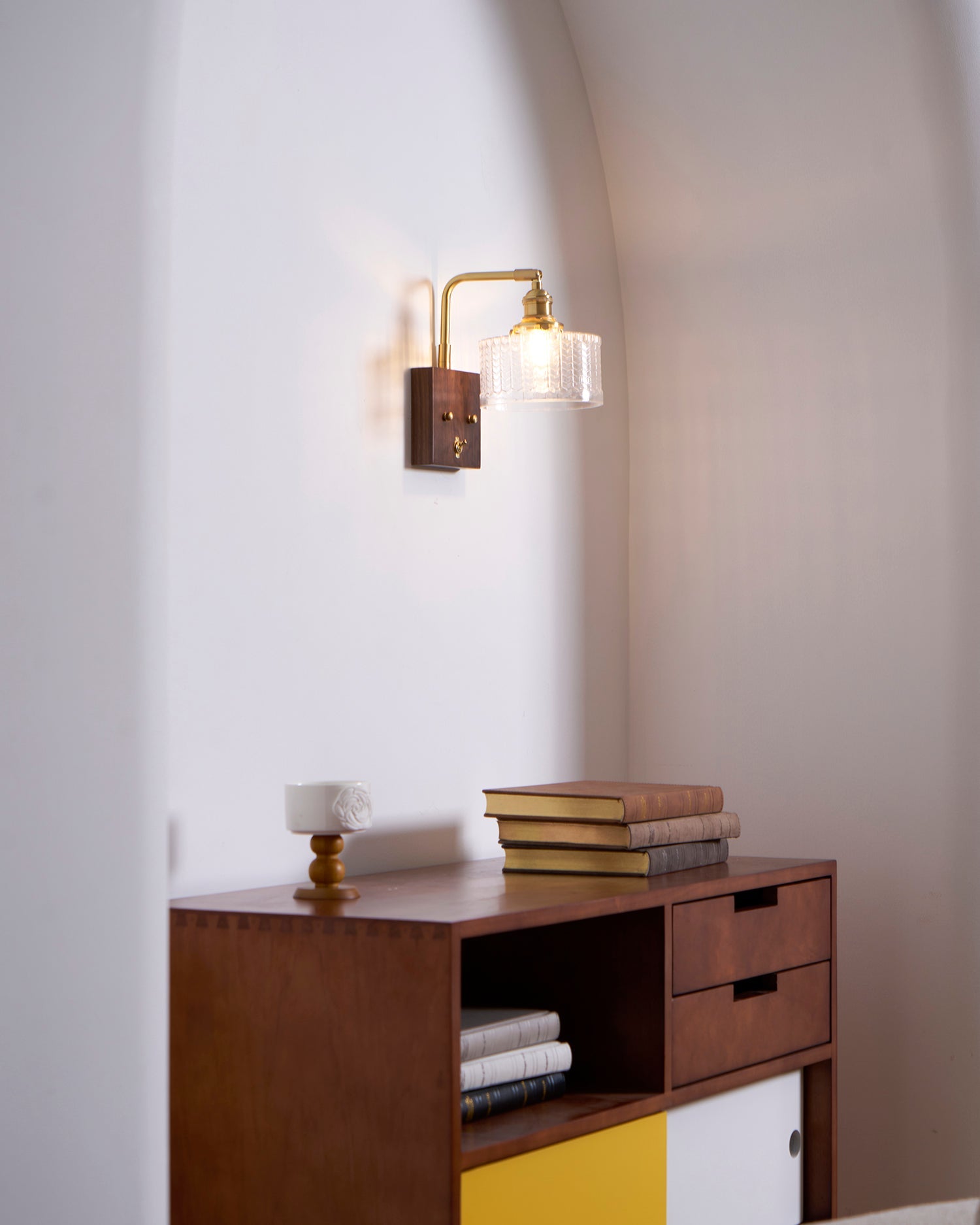 Cavella Fish-Scale Glass Wall Sconce