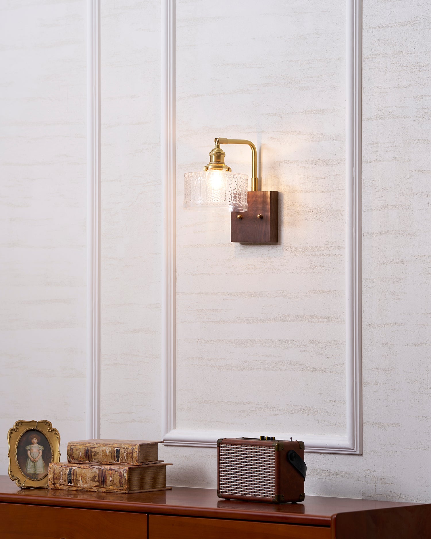 Cavella Fish-Scale Glass Wall Sconce