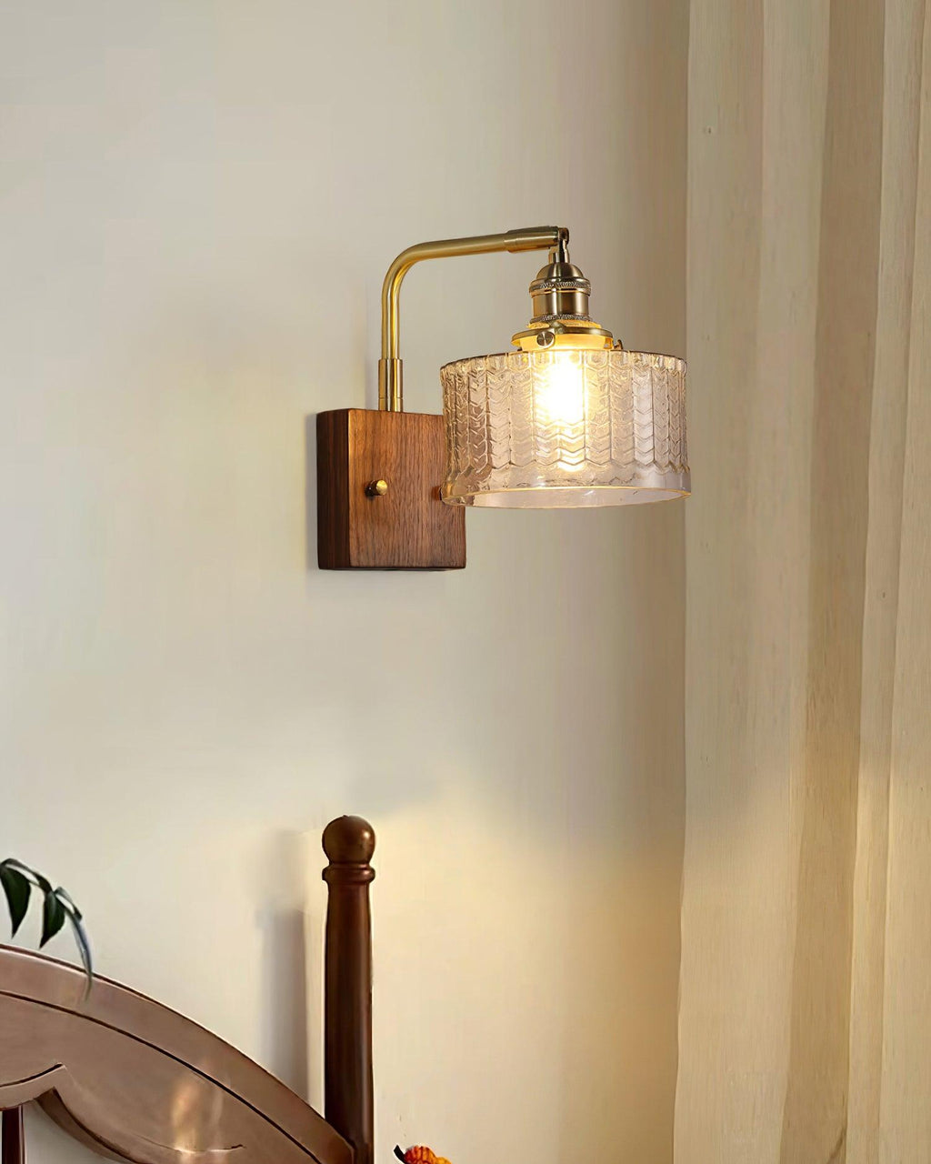 Cavella Fish-Scale Glass Wall Sconce