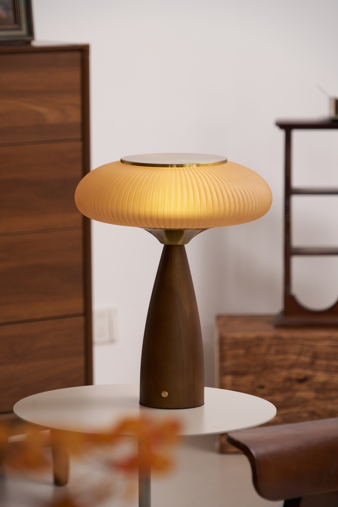 Cielo Arc Wood Table Lamp