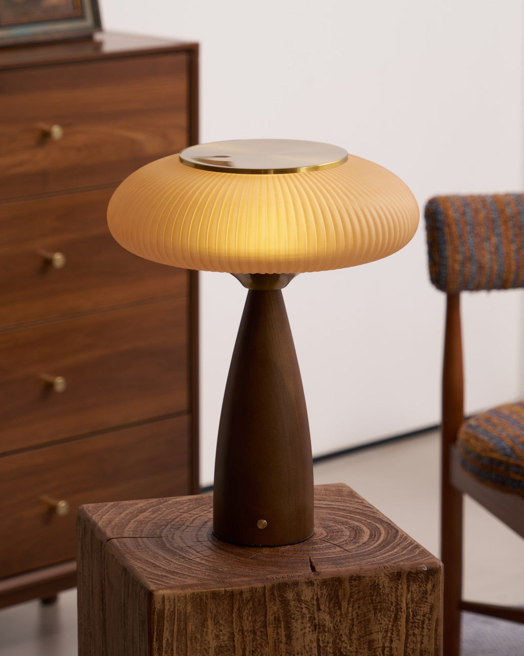 Cielo Arc Wood Table Lamp