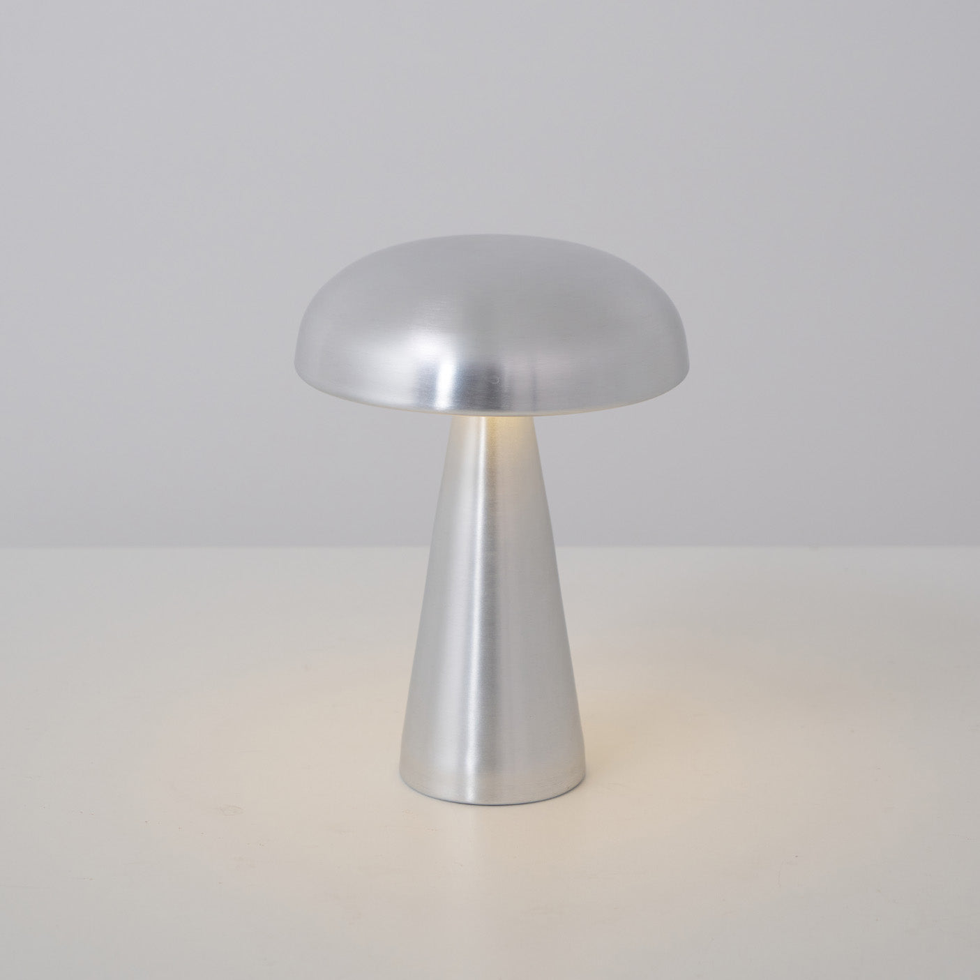 Como Rechargeable Table Lamp