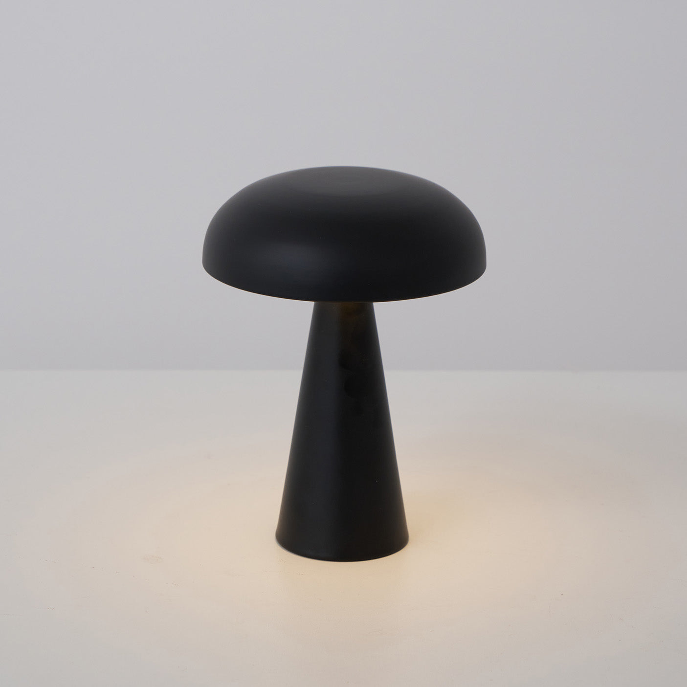 Como Rechargeable Table Lamp