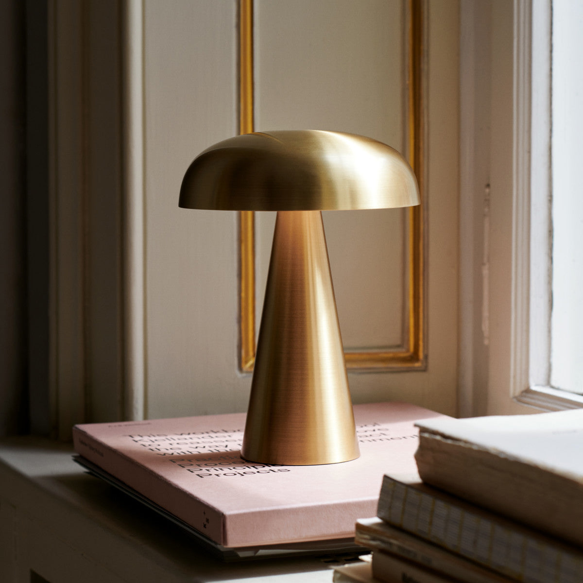 Como Rechargeable Table Lamp