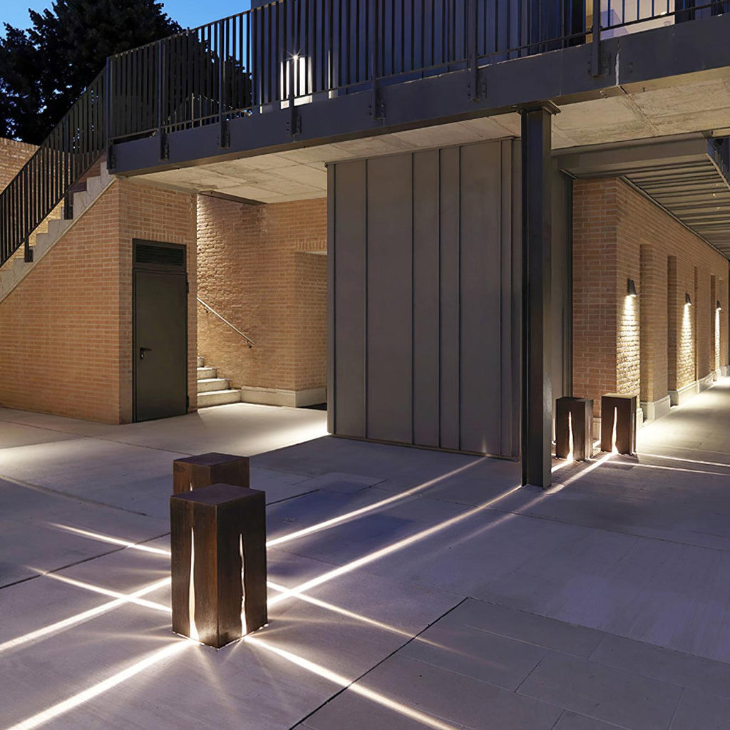 Crack Cube Sculpted Garden Light