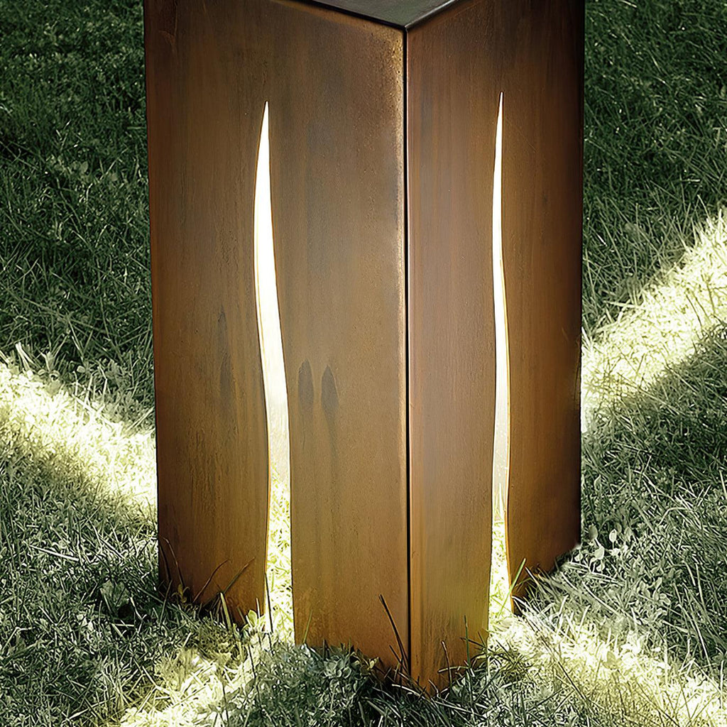 Crack Cube Sculpted Garden Light