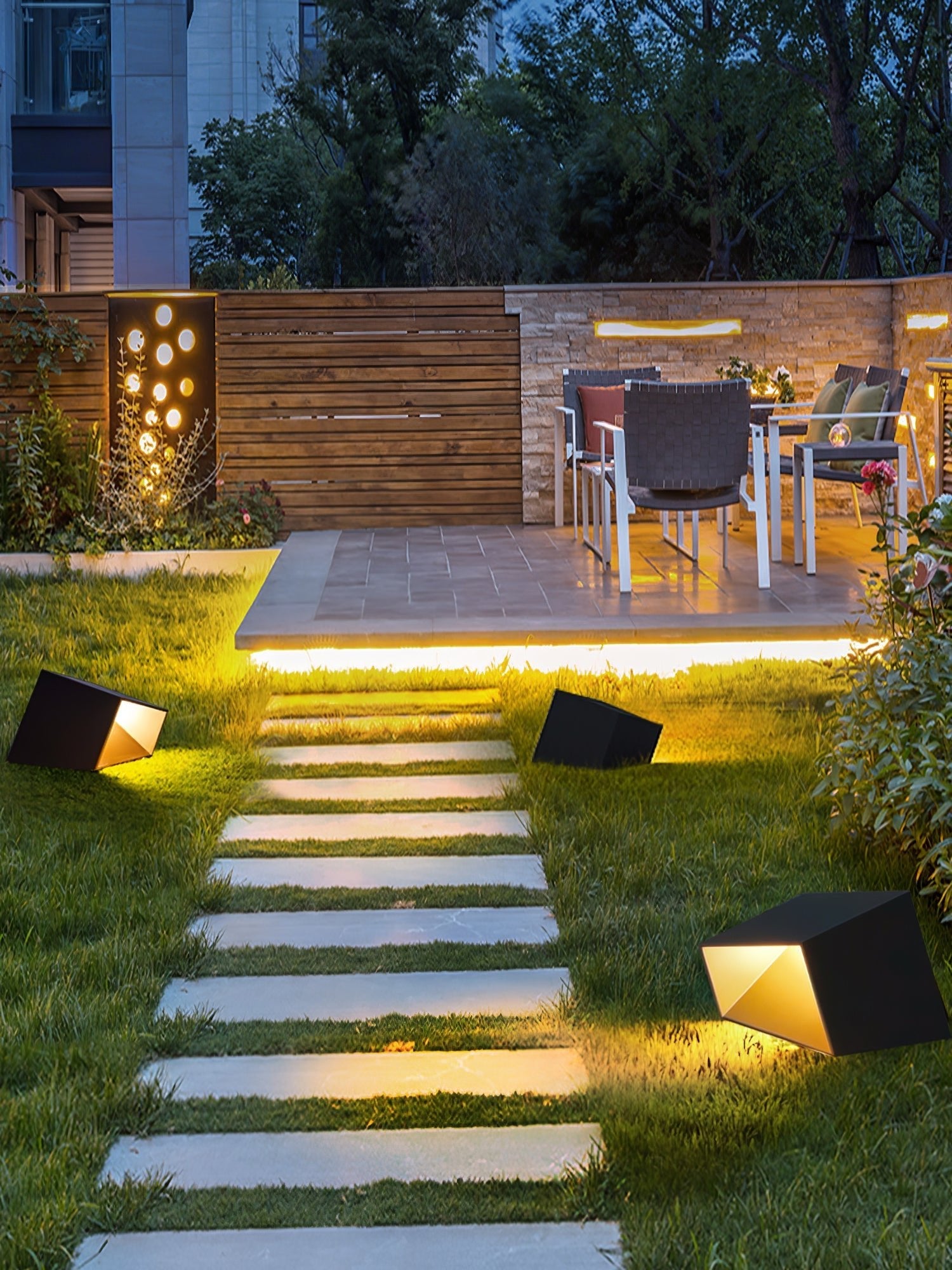 Nox Cube Outdoor Light
