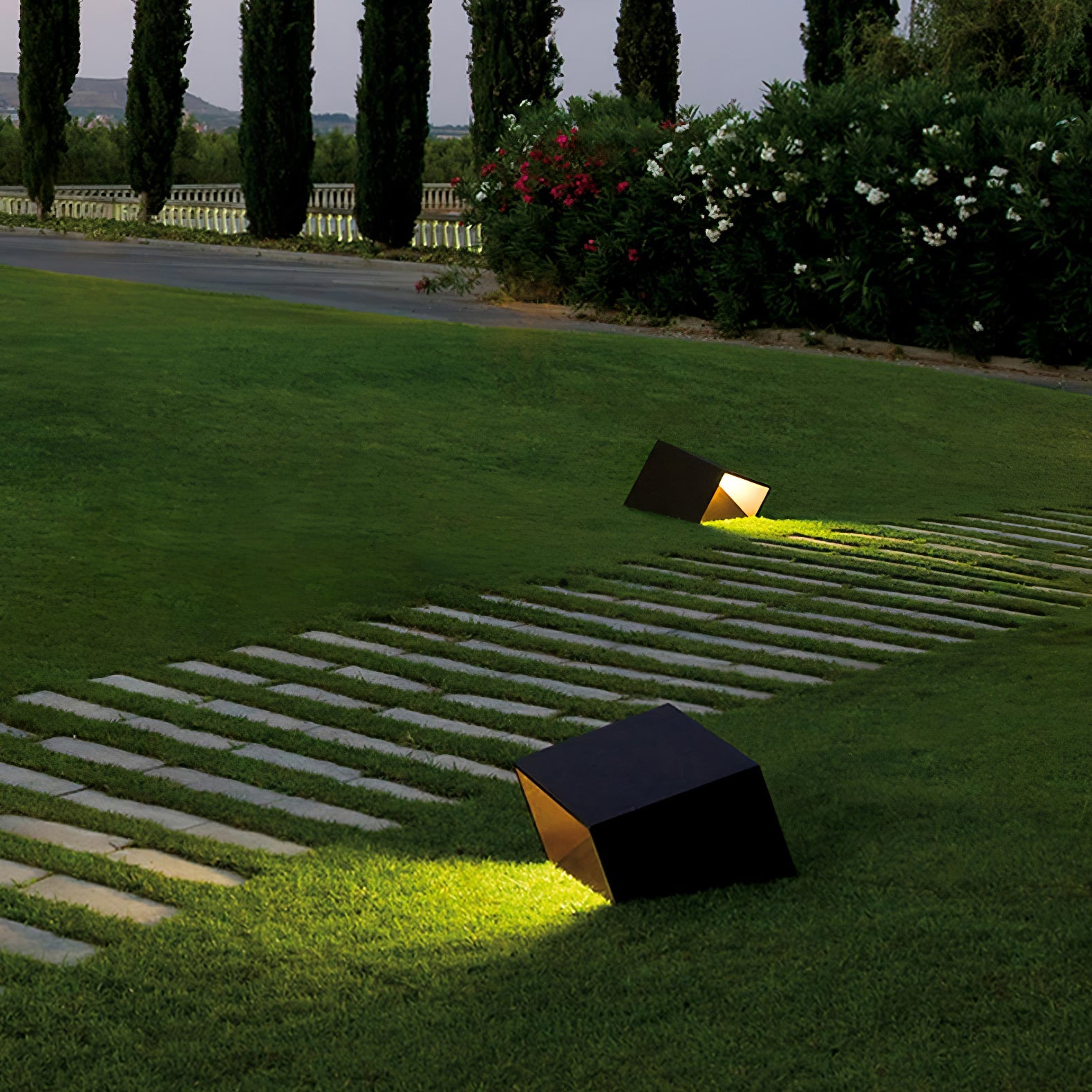 Nox Cube Outdoor Light