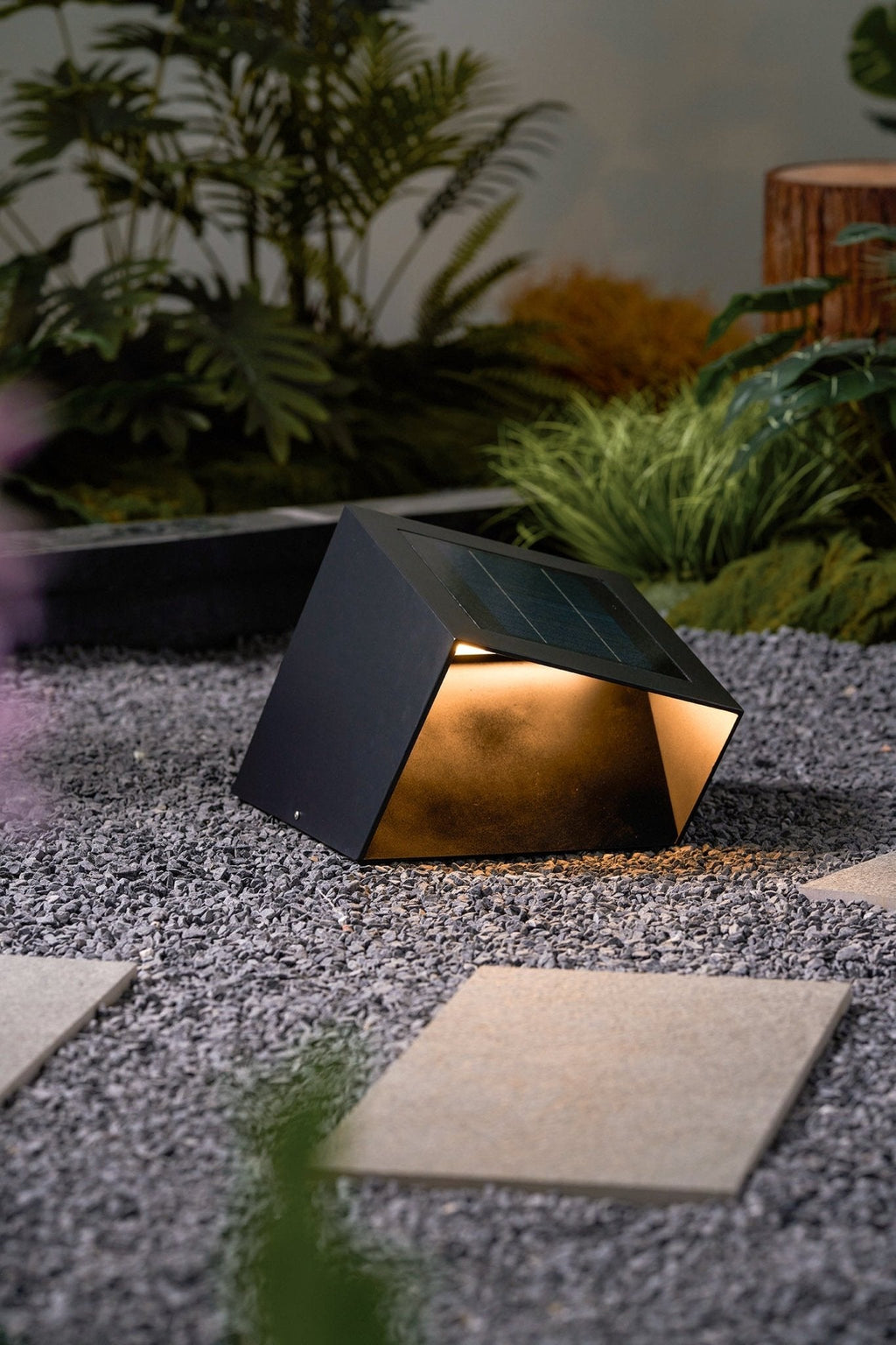 Nox Cube Solar Outdoor Light