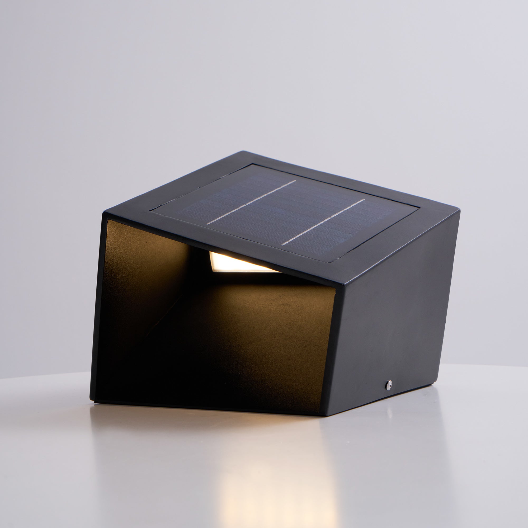 Nox Cube Solar Outdoor Light