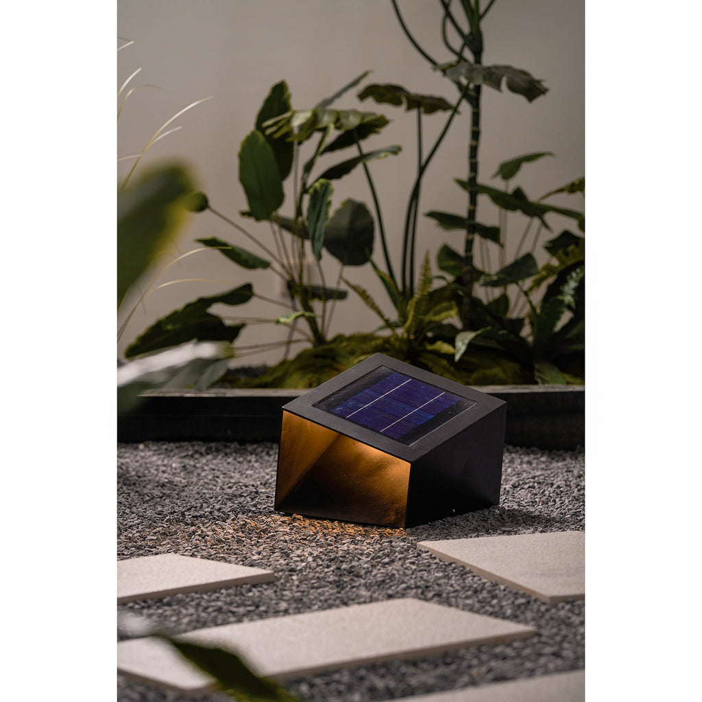 Nox Cube Solar Outdoor Light