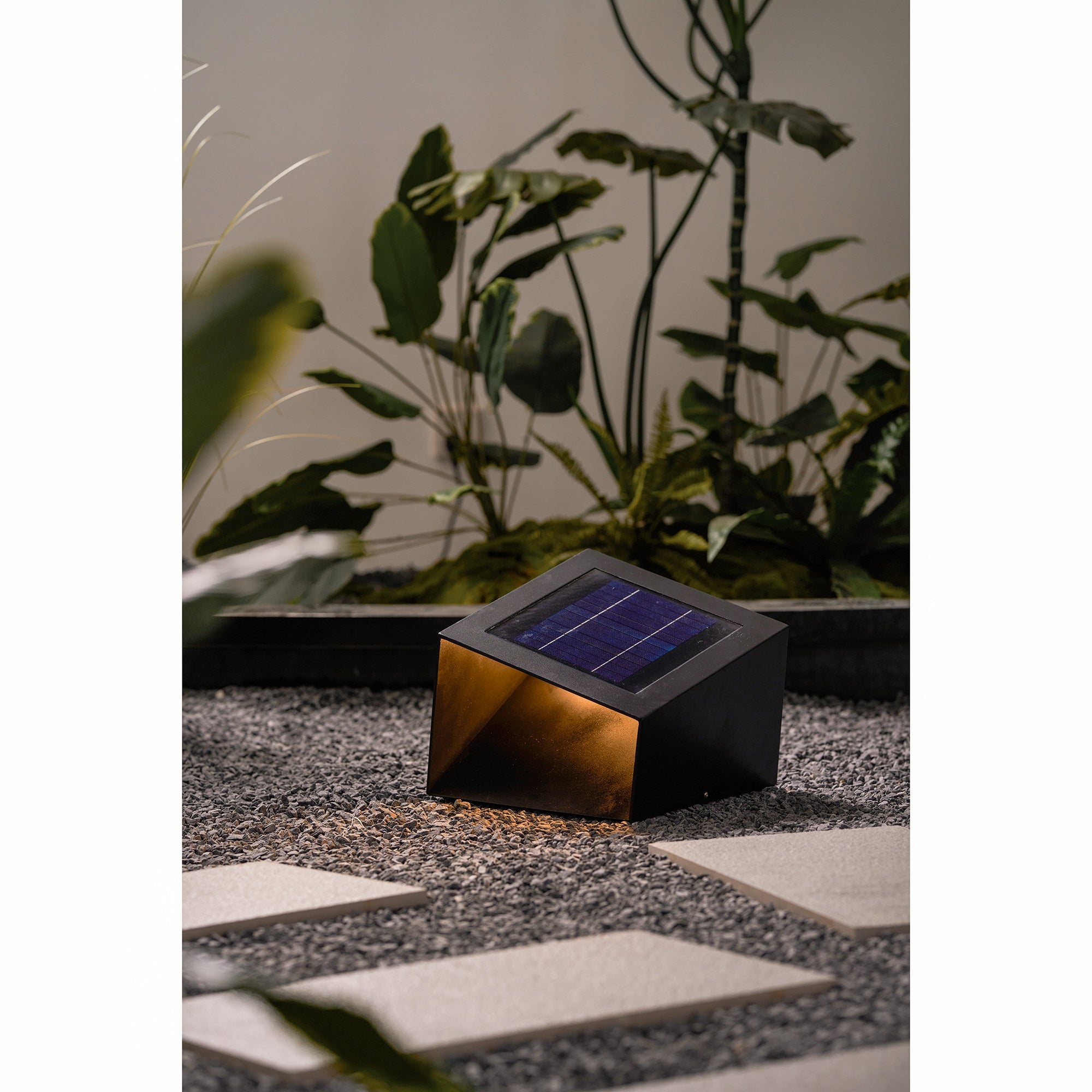 Nox Cube Solar Outdoor Light